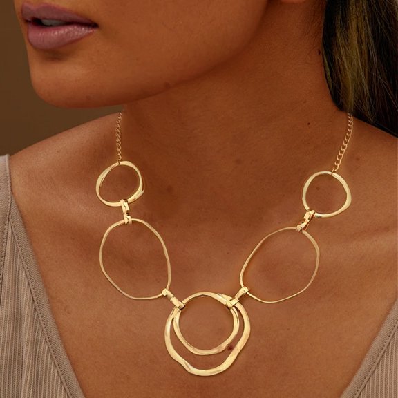 Alloy High Profile Fashion Simple Round Hollow Necklace