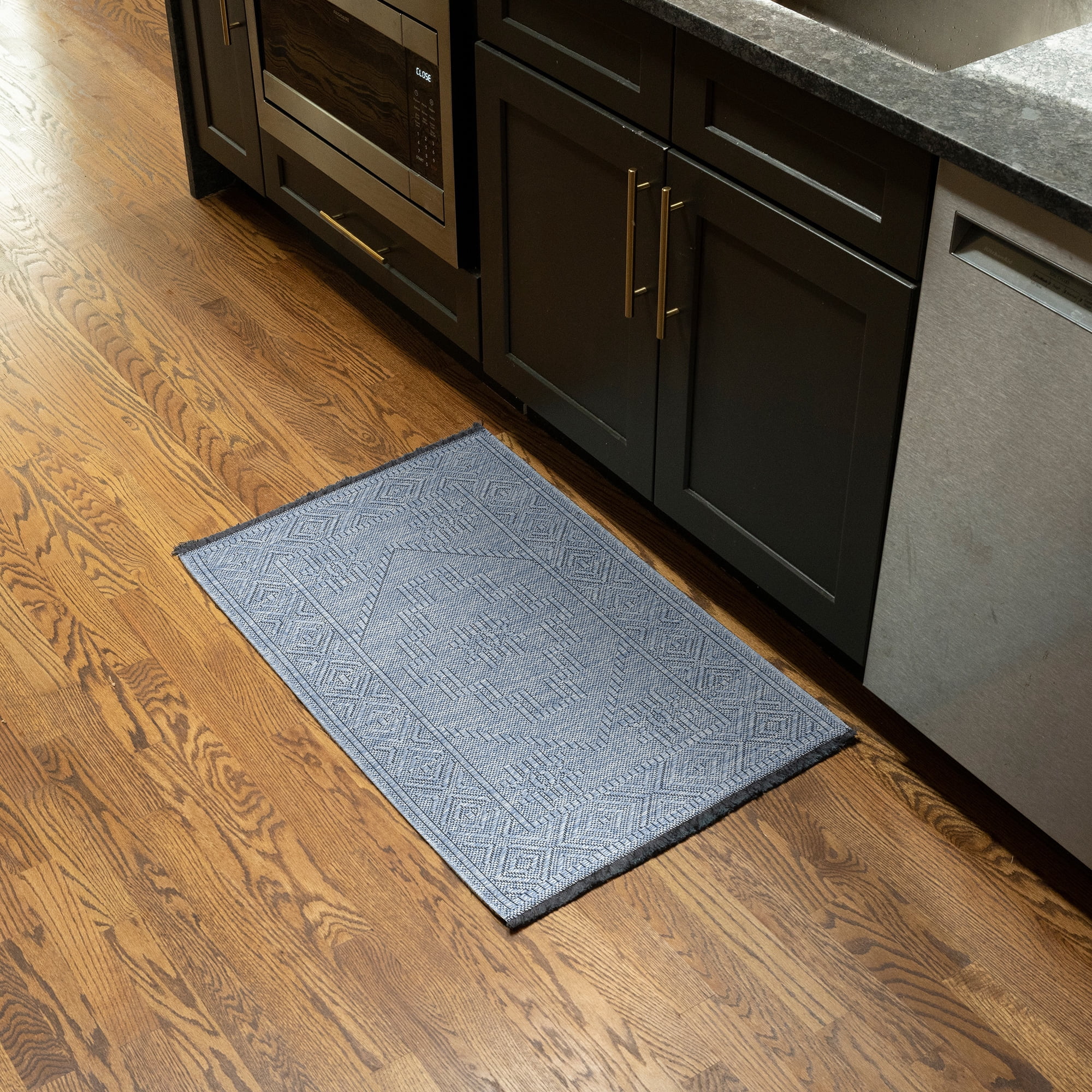 Alma Transitional 2' x 3' Blue and Azure Blue, Machine Washable Polyester & Cotton Indoor Area Rug