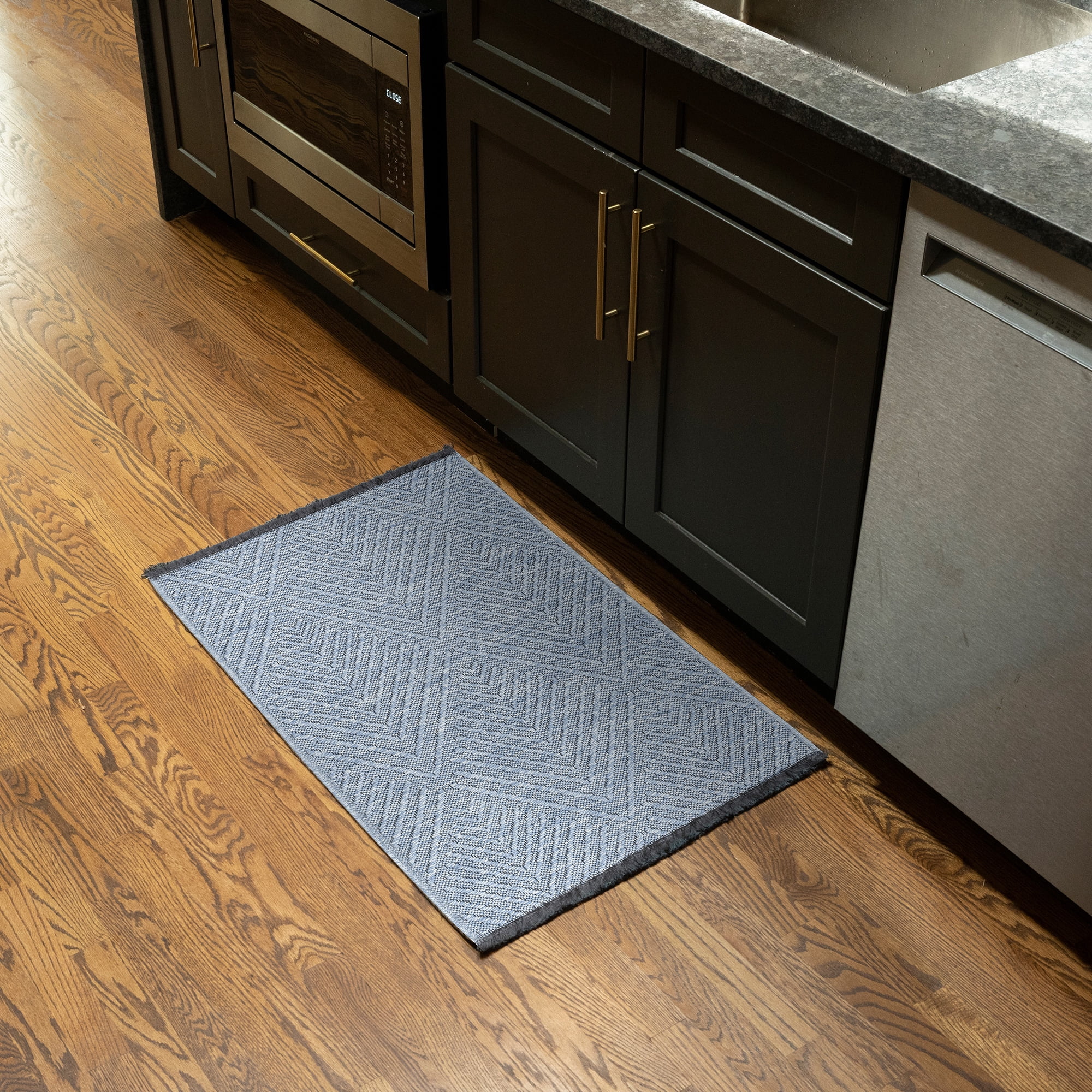 Alma Transitional 2' x 3' Blue and Azure Blue, Machine Washable Polyester & Cotton Indoor Area Rug