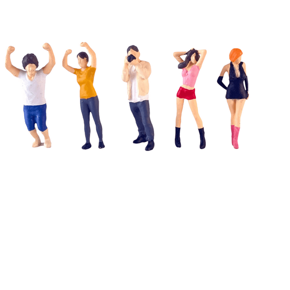 Almencla 5 Pieces 1/64 Scale Miniature Figure Miniature Scenes Desk Decoration Hand Drawing Resin Model Figures Hand Painted Figurines B