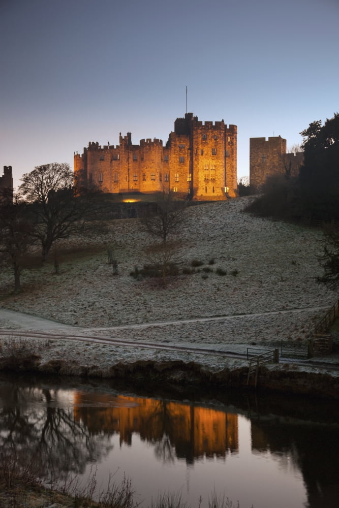 Alnwick Castle Alnwick Northumberland England Canvas Art - John Short Design Pics (12 x 19)