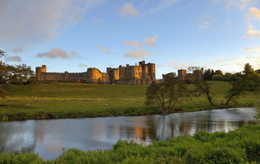 Alnwick Castle Alnwick Northumberland England Canvas Art - John Short Design Pics (19 x 12)