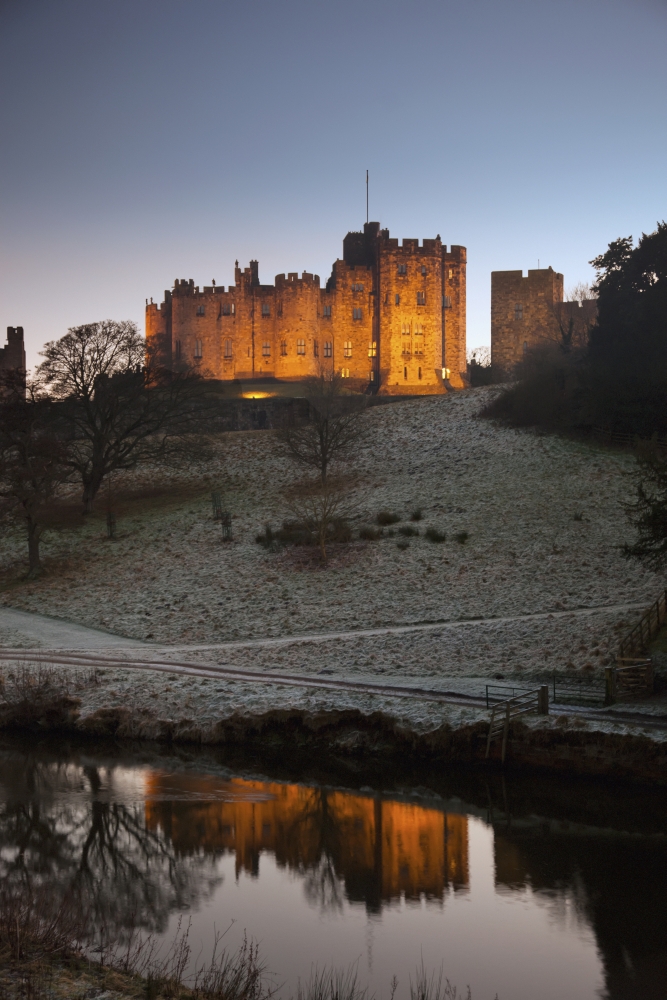 Alnwick Castle Alnwick Northumberland England Canvas Art - John Short Design Pics (24 x 38)
