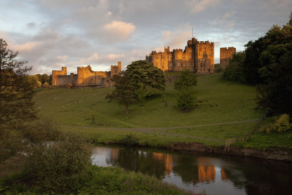 Alnwick Castle Alnwick Northumberland England Canvas Art - John Short Design Pics (38 x 24)