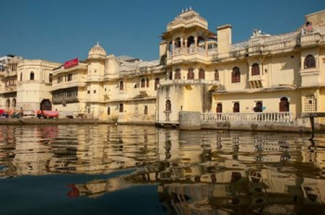 Along Lake Pichola Udaipur Rajasthan India Canvas Art - Inger Hogstrom DanitaDelimont (22 x 15)