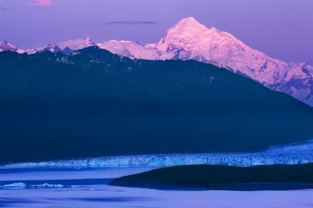 Alpenglow Dusk On Mt Fairweather Above Alsek Lake Glacier Bay National Park Southeast Alaska Canvas Art - Michael DeYoung Design Pics (17 x 11)