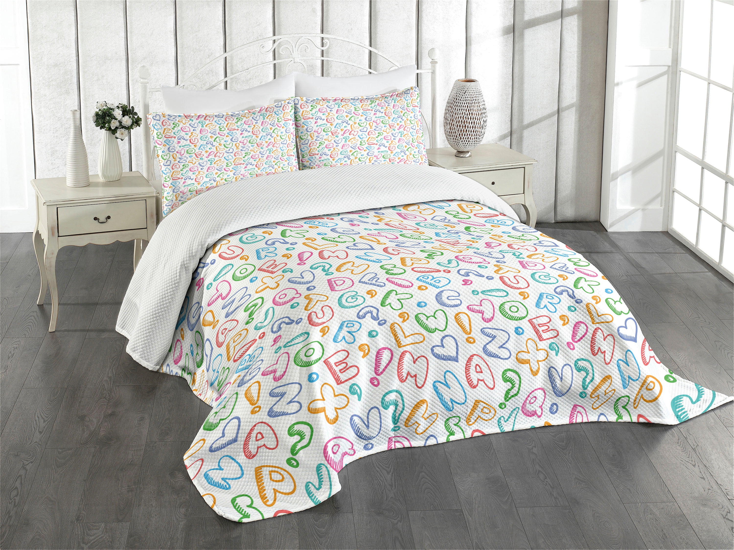 Alphabet Bedspread, Letters in Fun Colors Scribble Style ABC Hearts