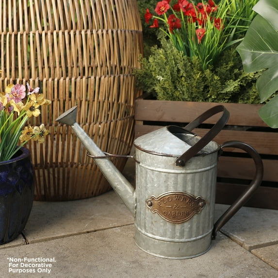 Alpine Corporation 15" x 7" x 12" Rustic Metal Watering Can Décor, Silver