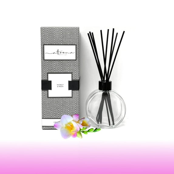 Altoona Reed Diffuser Glass Bottle 5oz of Scented Essential Oil Black and White Comes in Gift Box WaterLily & Freesia