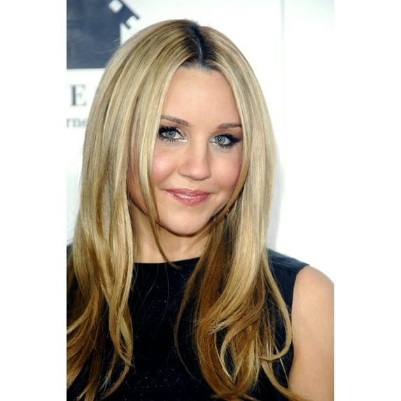 Amanda Bynes At Arrivals For Ny Premiere Of Hairspray The Ziegfeld Theatre New York Ny July 16 2007. Photo By