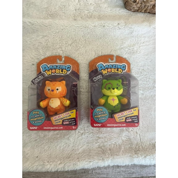 Amazing World Figures - Nova and Lumin the Cats (New From the Creators of Webkinz) (BONUS 2 FUN CHOPS & 2 ZIPPER BRACELET)