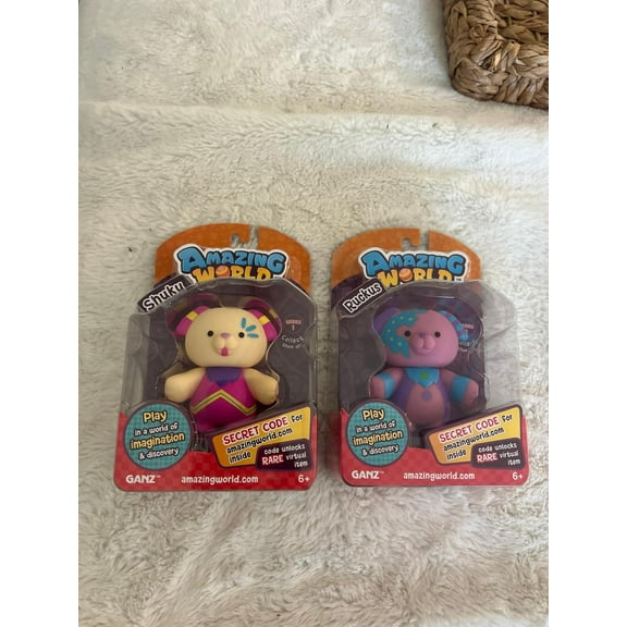 Amazing World - Figures Shuku and Ruckus the Dogs (From the Creators of Webkinz) (BONUS 2 FUN CHOPS & 2 ZIPPER BRACELET)