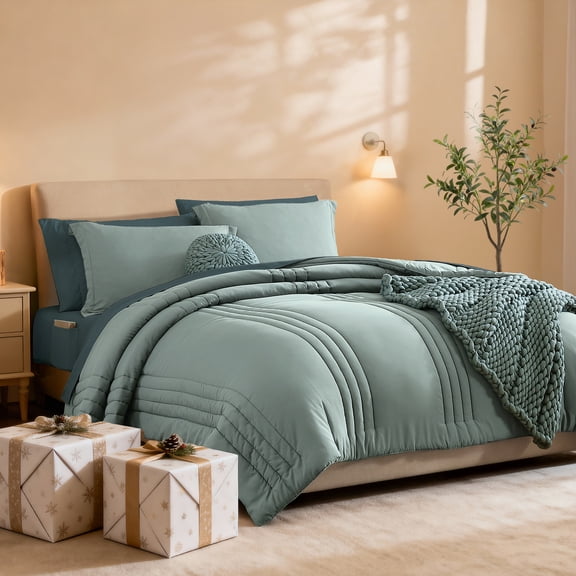 Amberspace 7-piece Bed in a Bag Comforter Set with Sheets,Sage Green,King