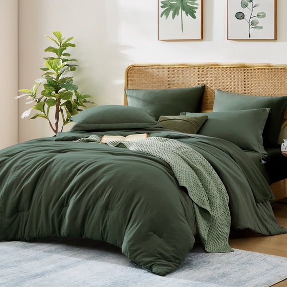 Amberspace Prewashed fabric 7-piece Bed in a Bag Comforter Set with Sheets,Dark green,Queen