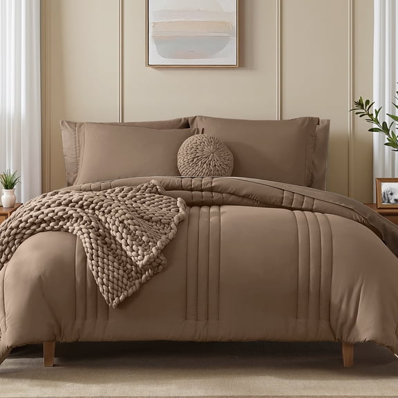 Amberspace 7-piece Bed in a Bag Comforter Set with Sheets,Deep Brown,Queen