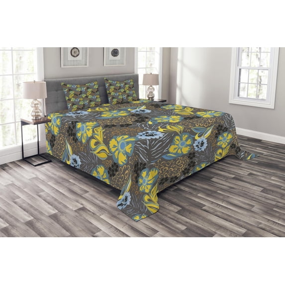 Ambesonne Abstract Quilted Bedspread Set 3 Pcs, Flowers Circled Detail, King Size, Multicolor