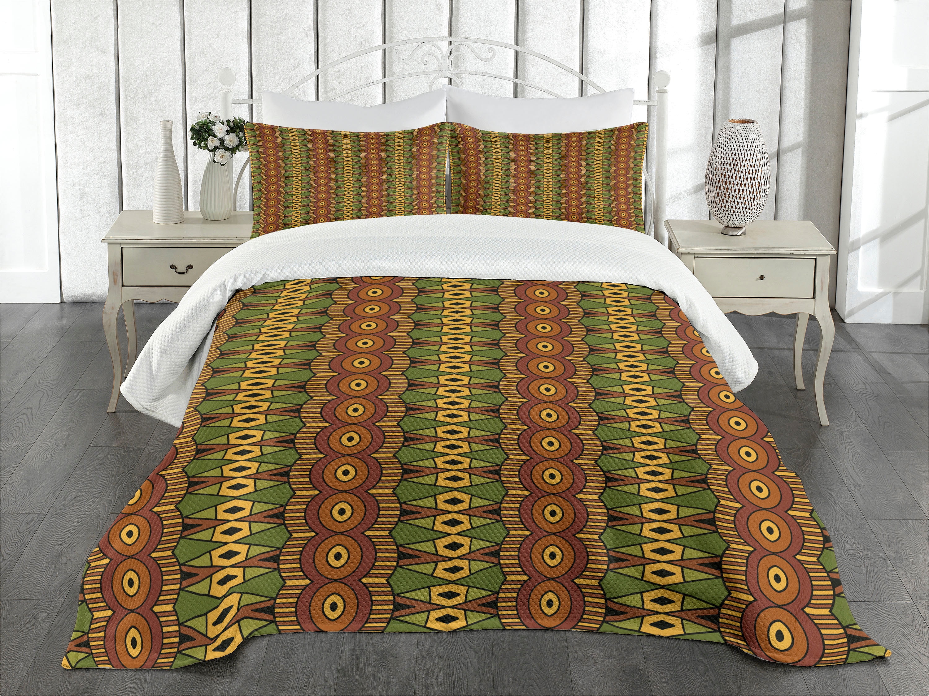 Green Quilted Queen Bedspread Set with Pillow Shams