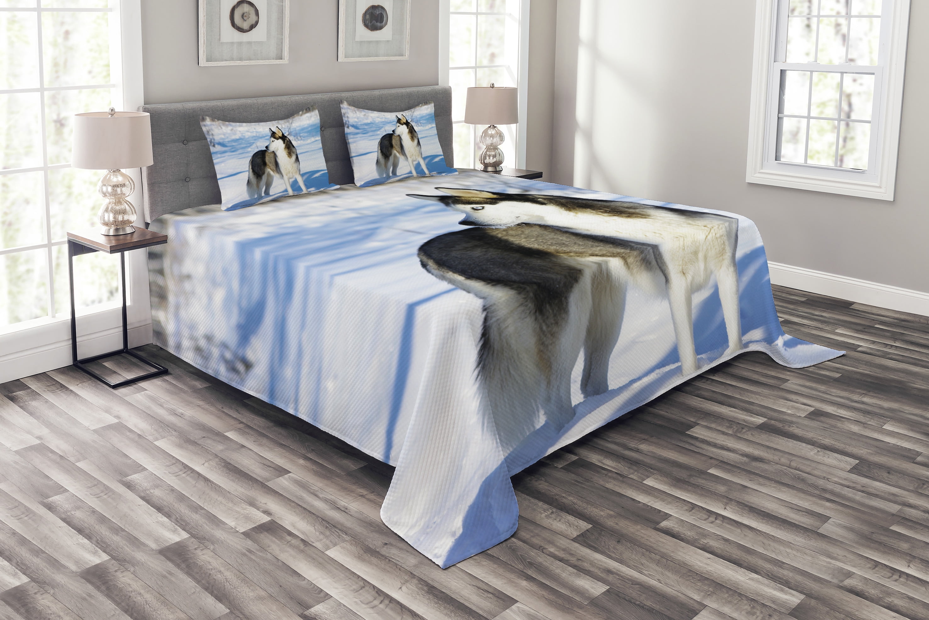 Queen Black Quilted Bedspread Set with Husky Design