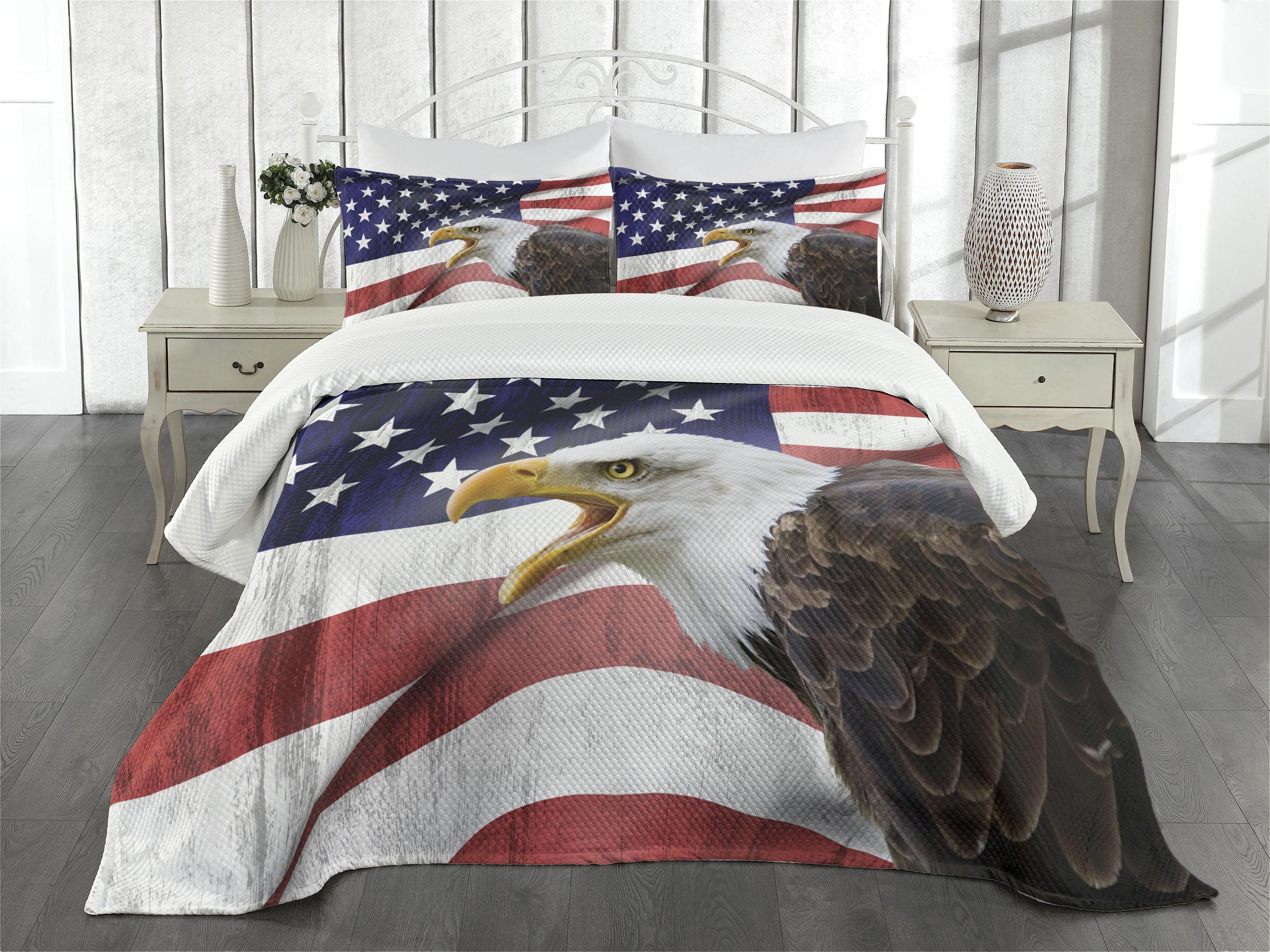 Patriotic Eagle and Flag Queen Bedspread Set in Multicolor