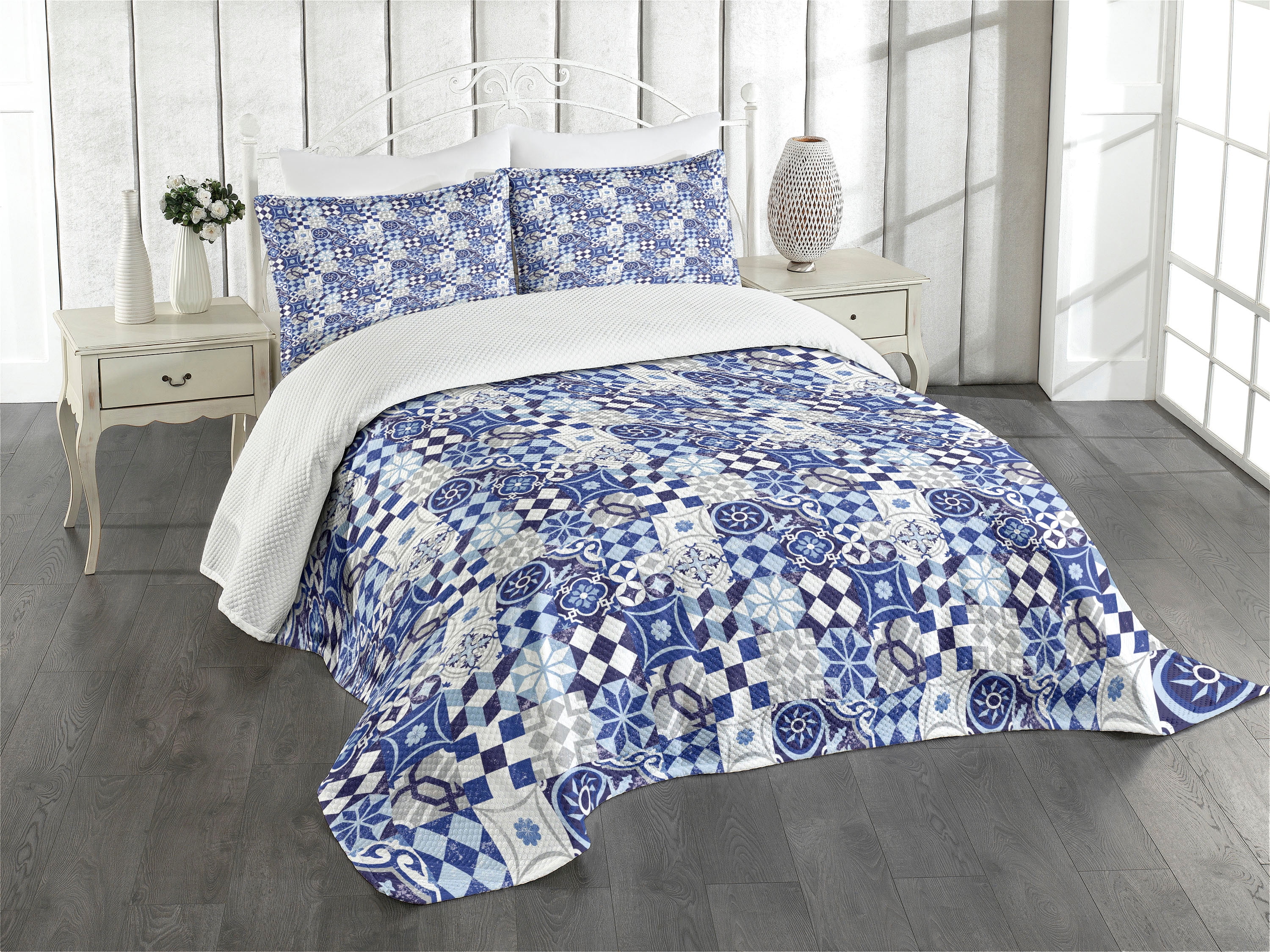 King Blue Quilted Bedspread Set with Pillow Shams