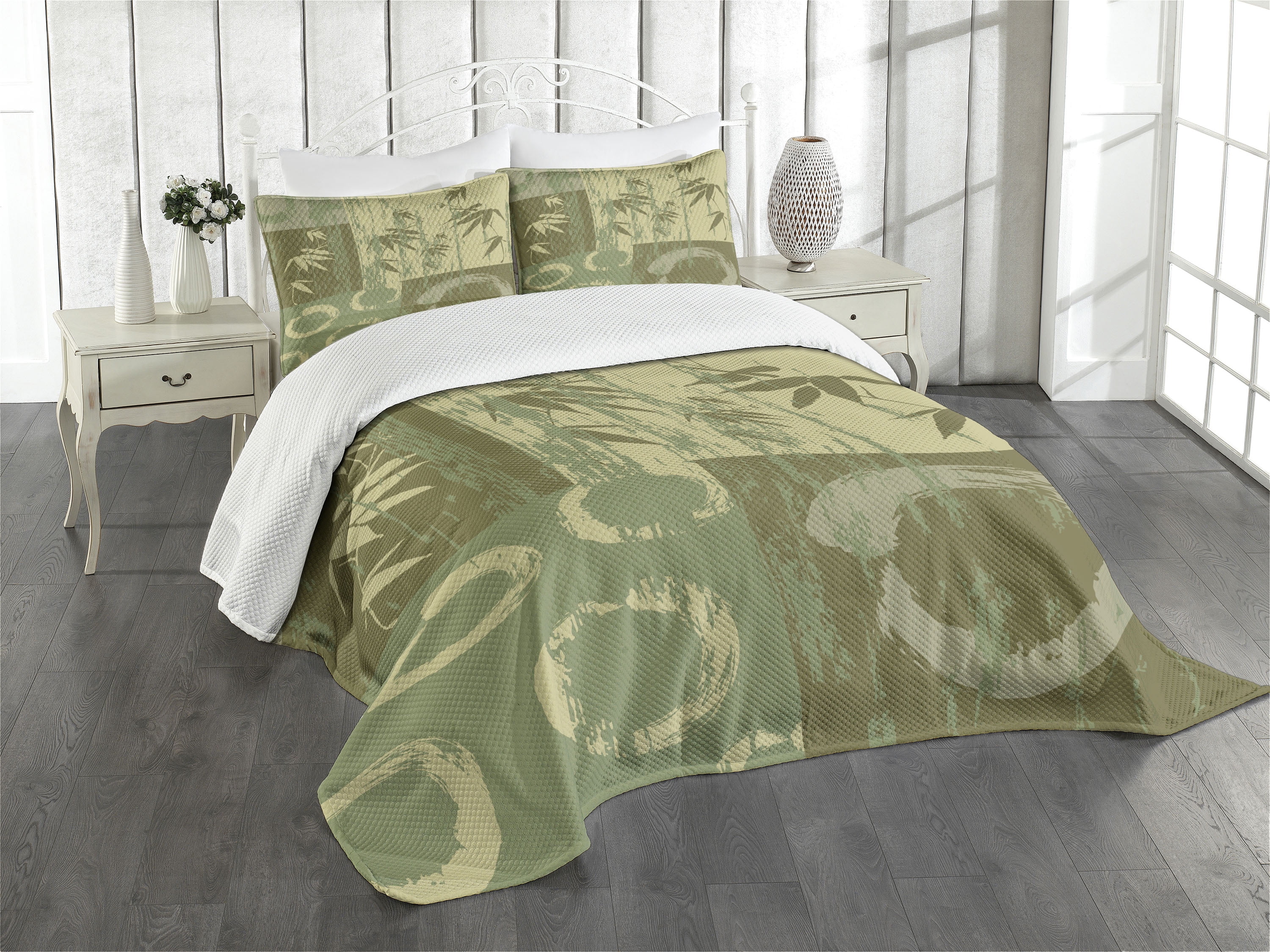 Queen Green Quilted Bedspread Set with Pillow Shams