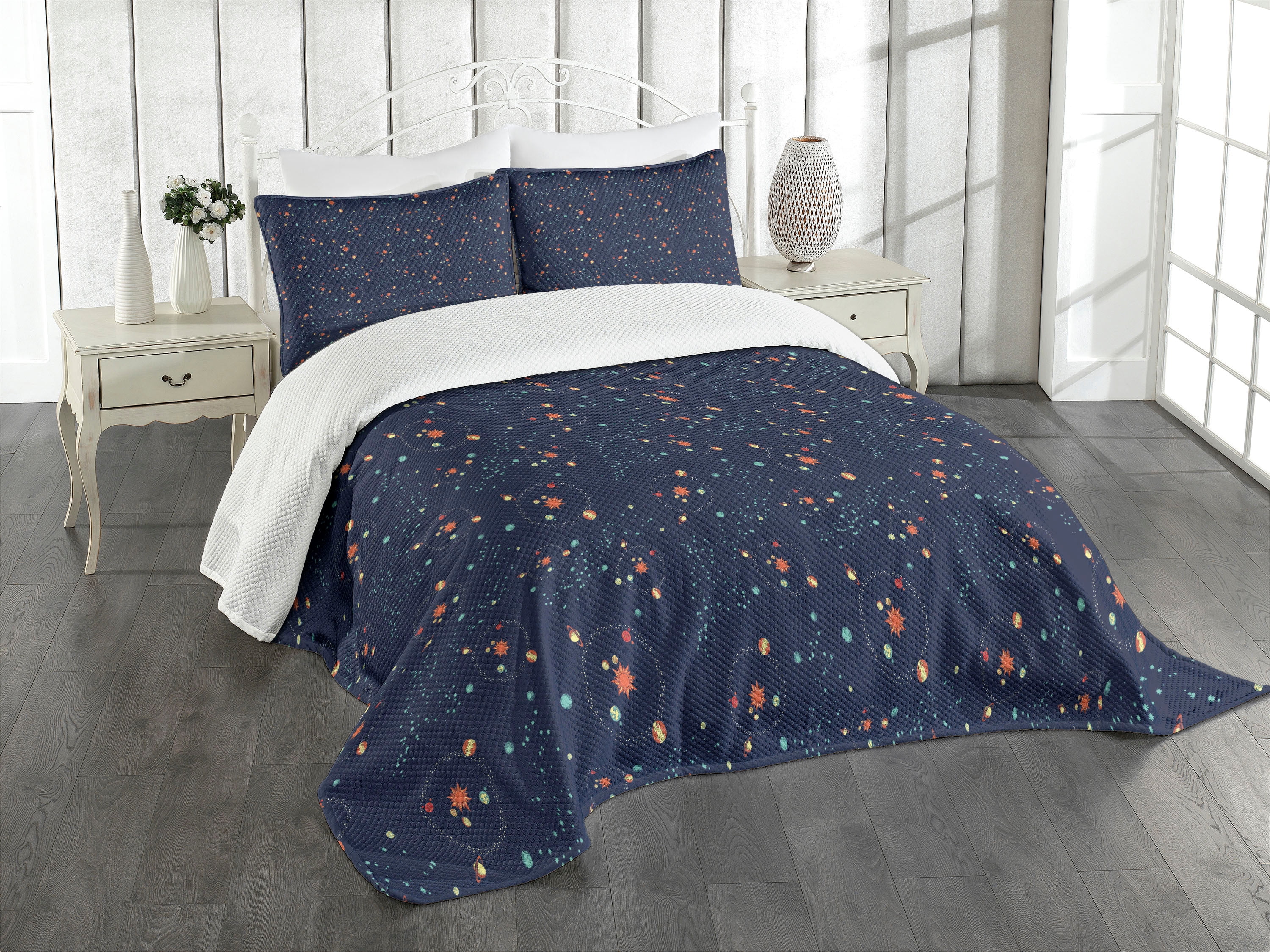 White Quilted Queen Bedspread Set with Pillow Shams