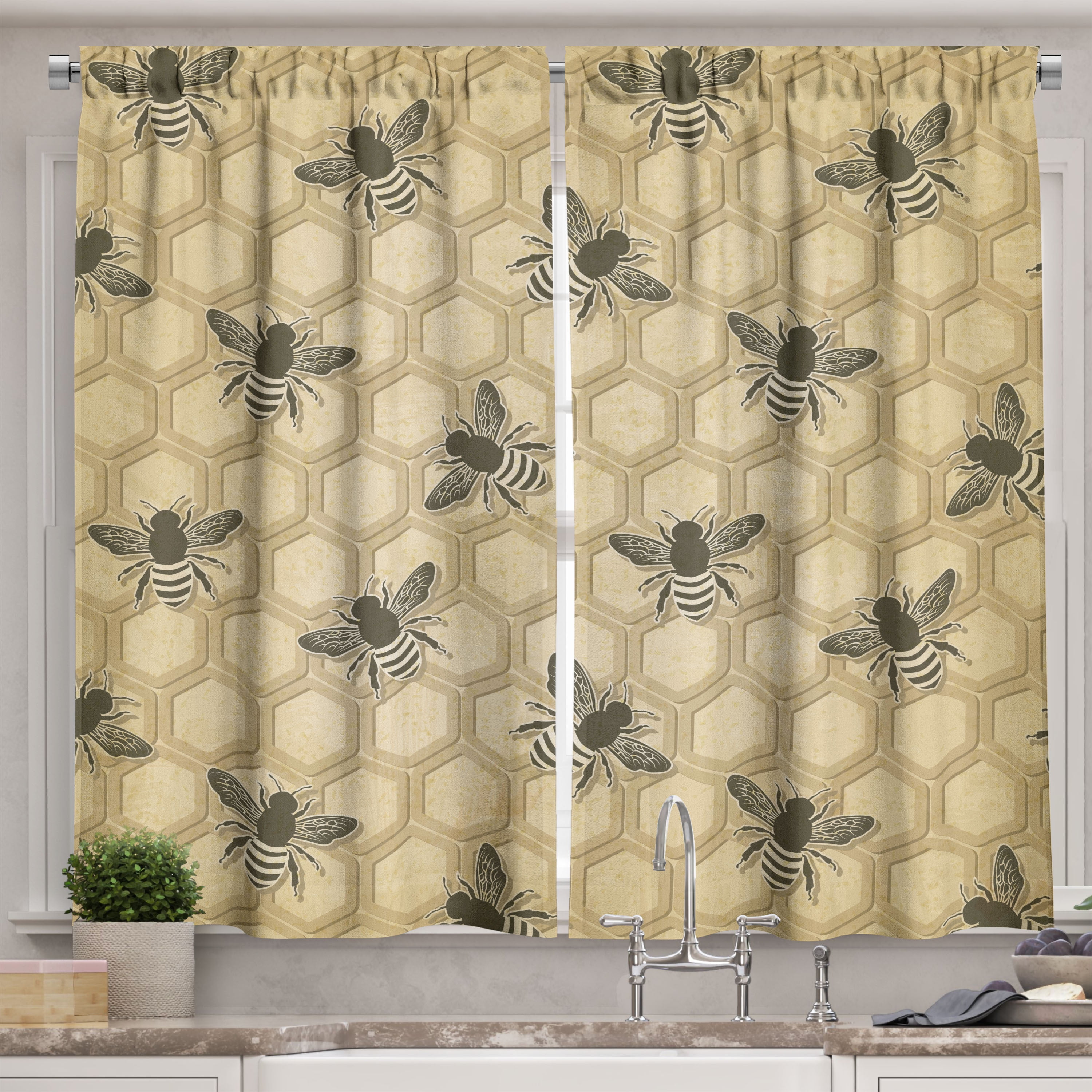 A closer look at Eco-Friendly Luxury Apartment Beekeeping Decor