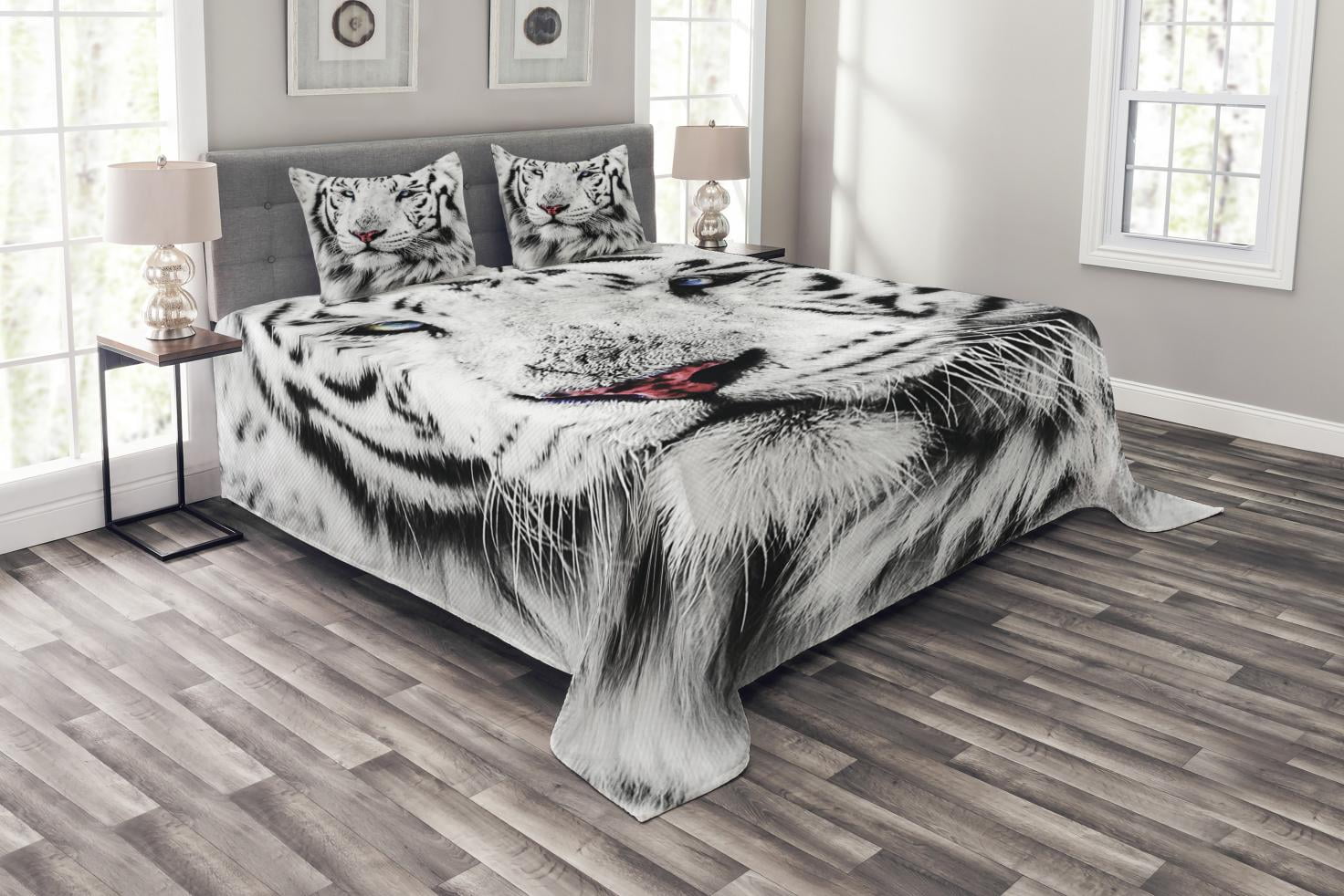 White Tiger Print Polyester Queen Bedspread Set