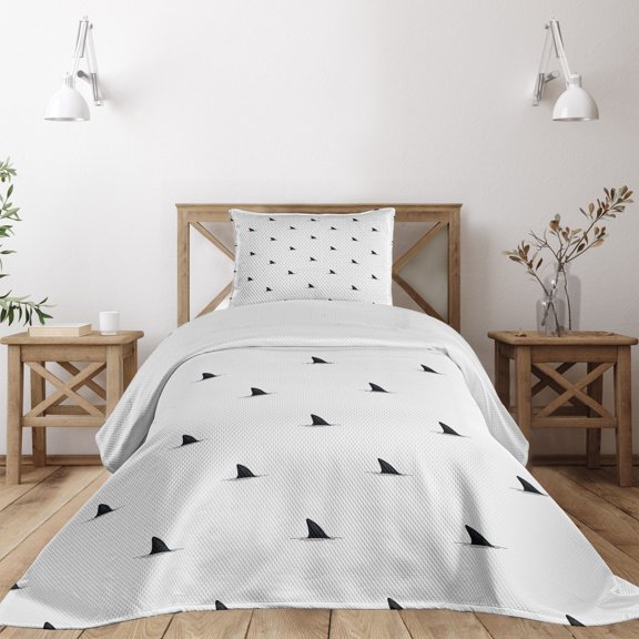 Ambesonne Black White Quilted Coverlet 2 Pcs, Wild Shark Fish, Twin Size, White Black