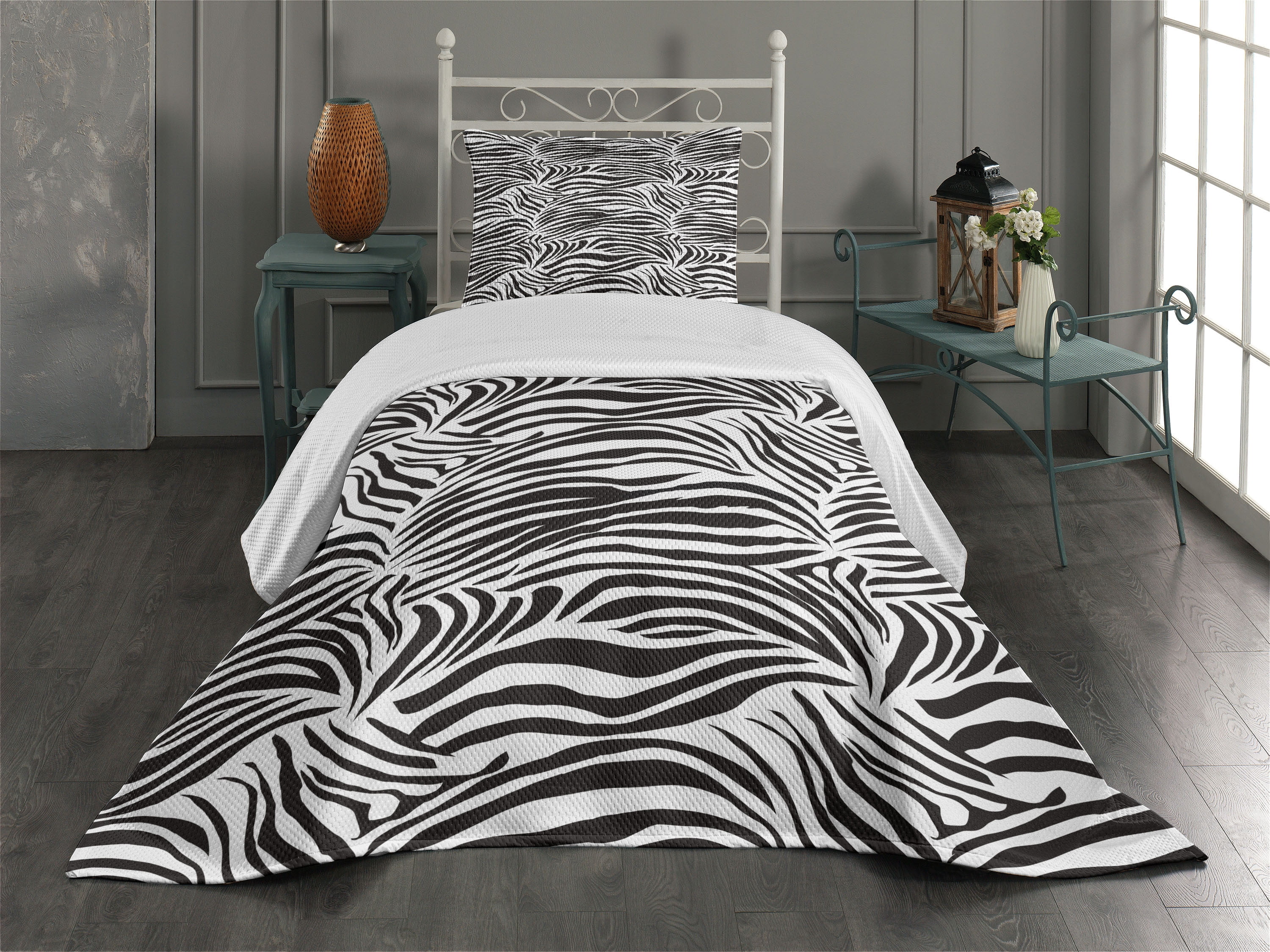 Twin White and Black Zebra Print Quilted Bedspread Set
