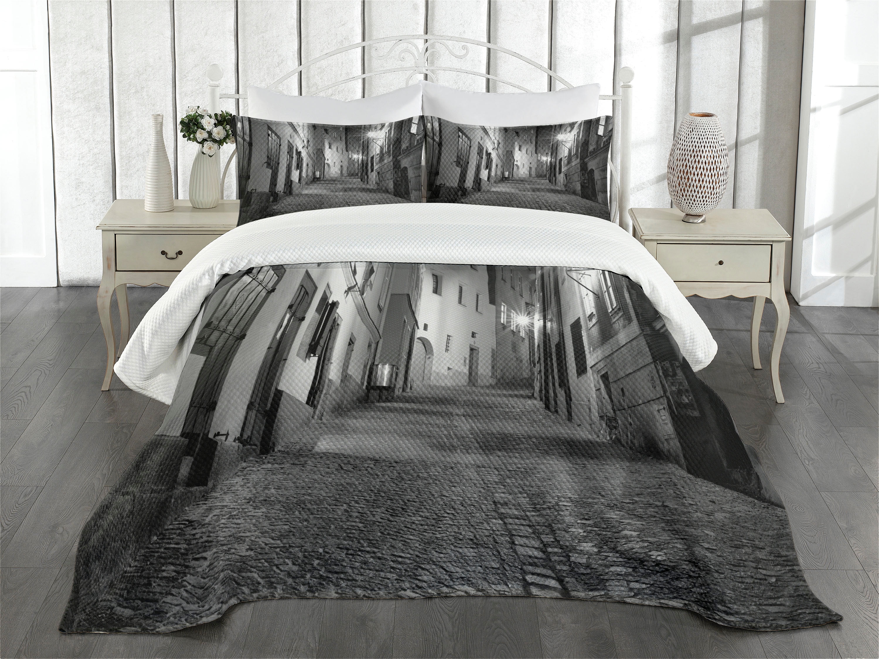 Ambesonne Ambesonne Black and White Bedspread Set Dark Alleyway Black and White