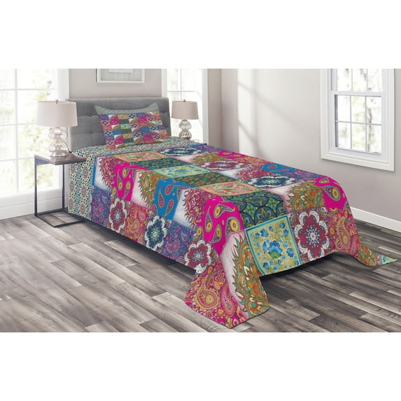 Ambesonne Boho Quilted Coverlet 2 Pcs, Middle Eastern Paisleys, Twin Size, Multicolor