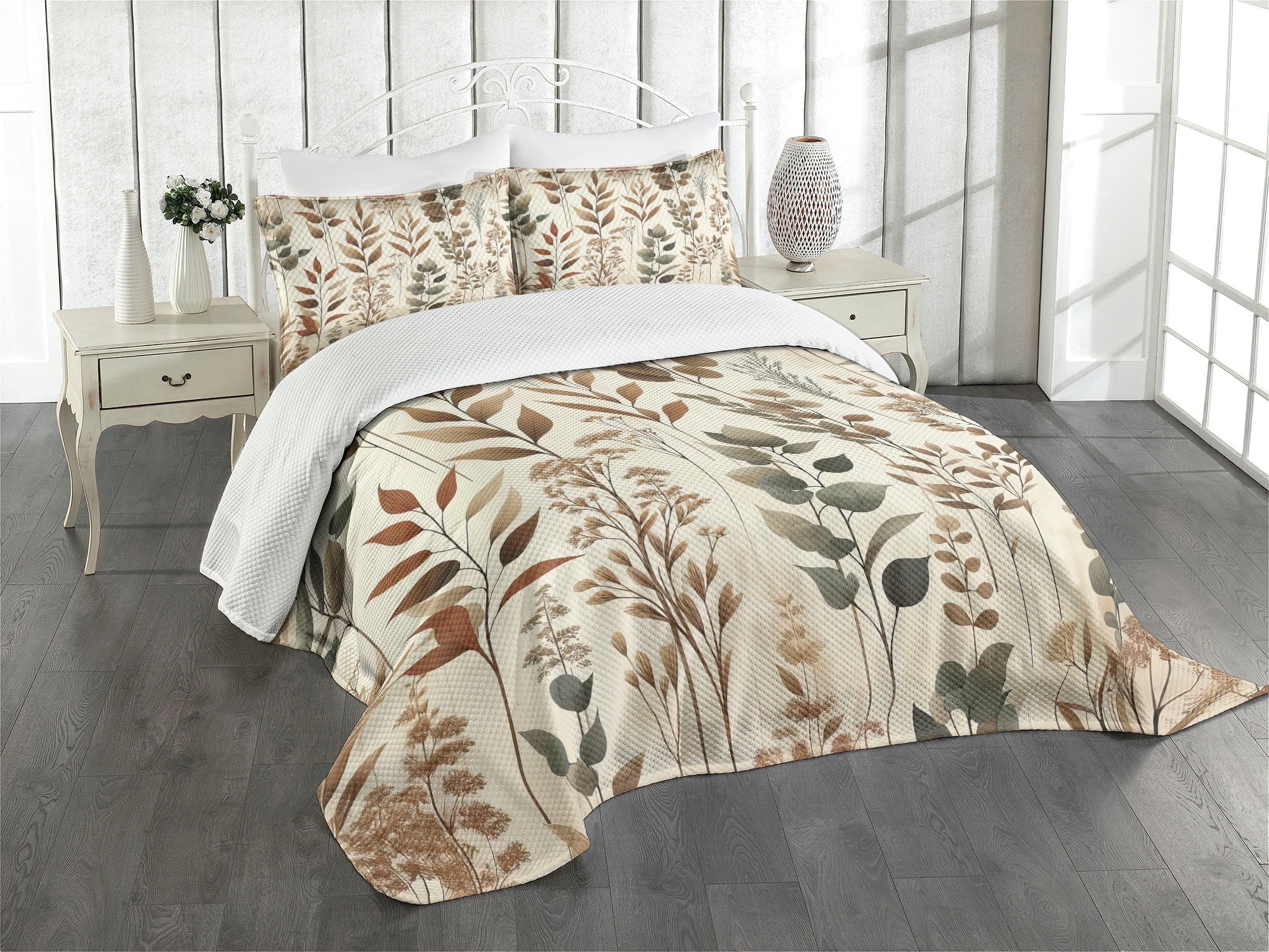 Queen Gray Quilted Bedspread Set with Botanical Print
