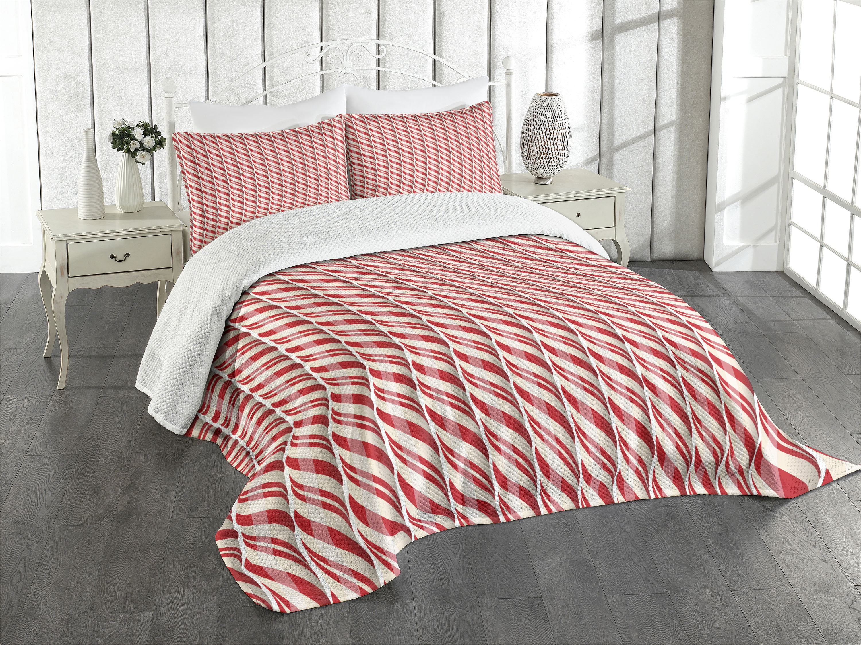 Red and Cream Candy Cane King Quilt Set with Shams