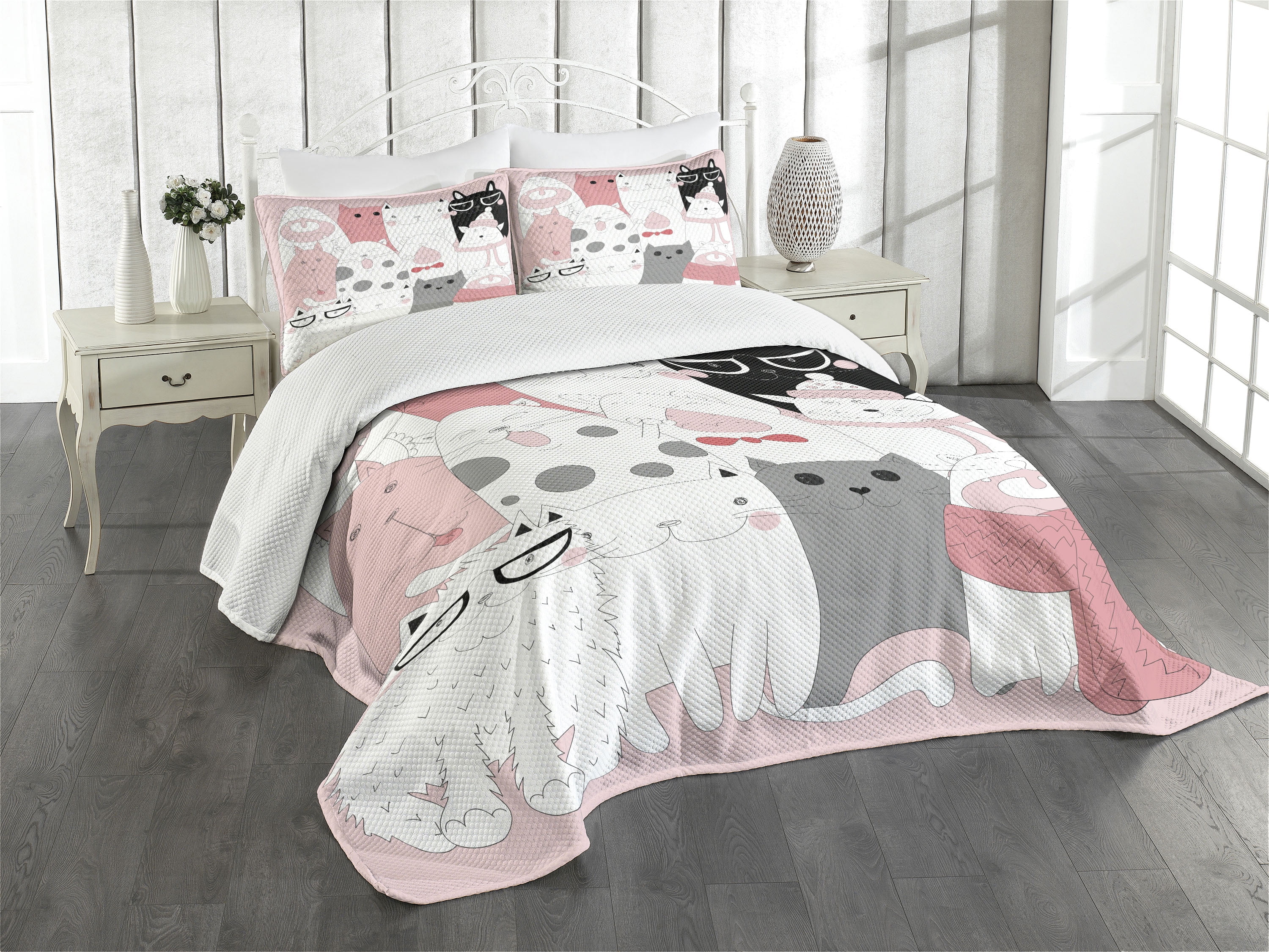 King White Quilted Bedspread Set with Cat Design