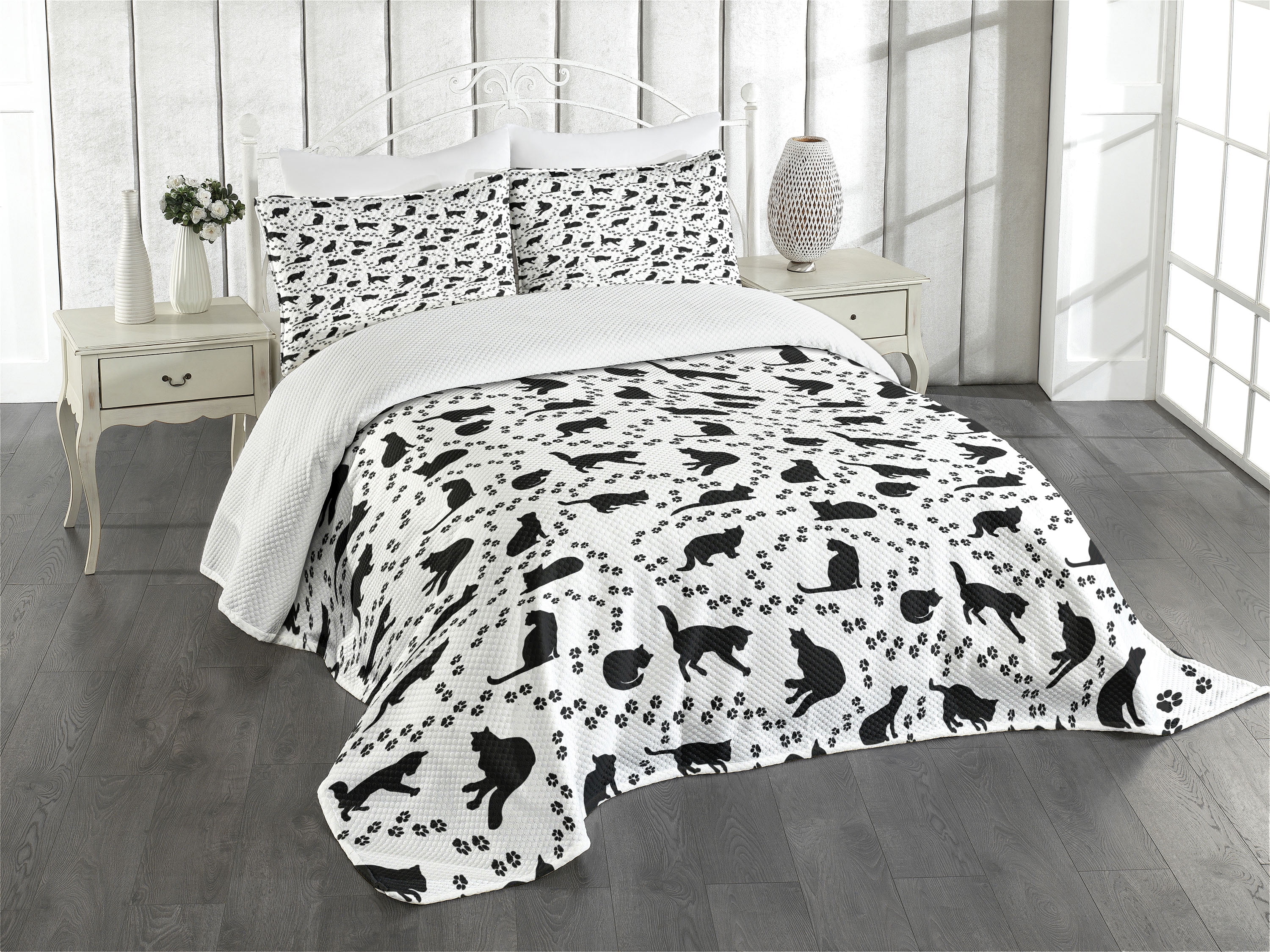 Ambesonne Ambesonne Cat Bedspread Set Kittens Footprints Paws Black and White