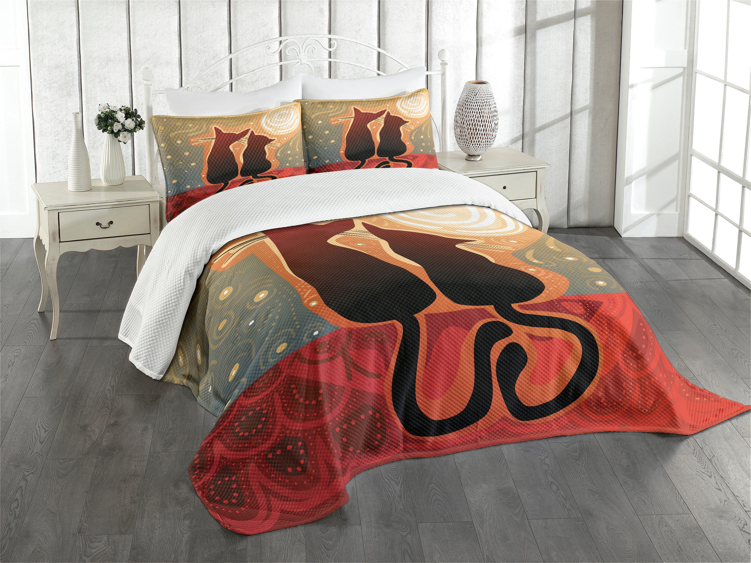Queen Size White Quilted Cat Bedspread Set with Shams