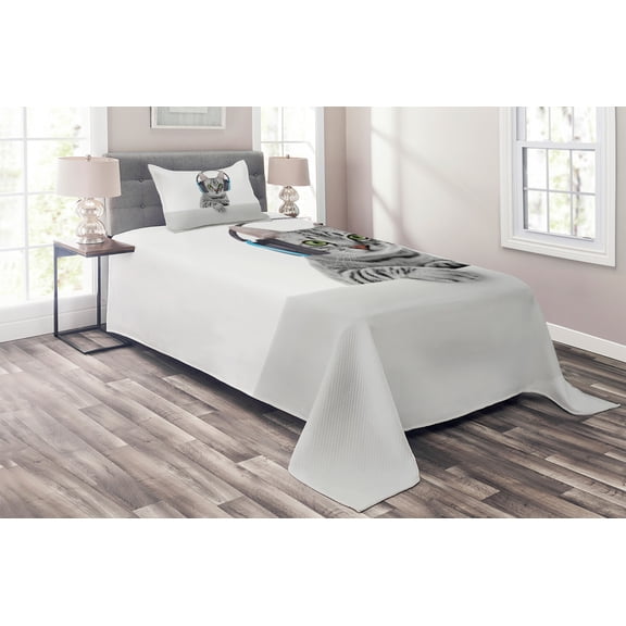 Ambesonne Cat Quilted Coverlet 2 Pcs, Animal Listening to Music, Twin Size, Grey White