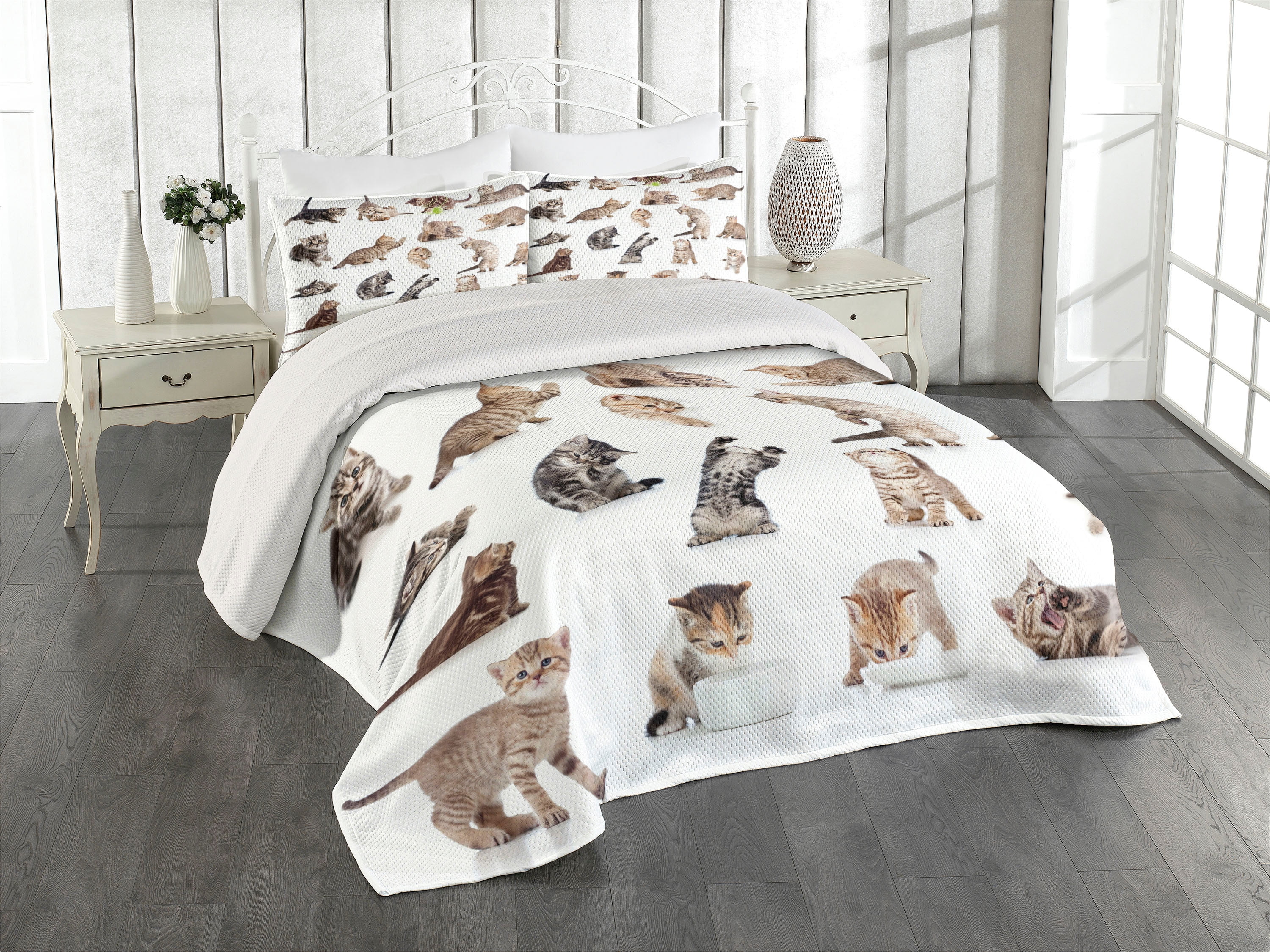 Ambesonne Ambesonne Cat Bedspread Set Funny Playful Cats Image Brown Black White