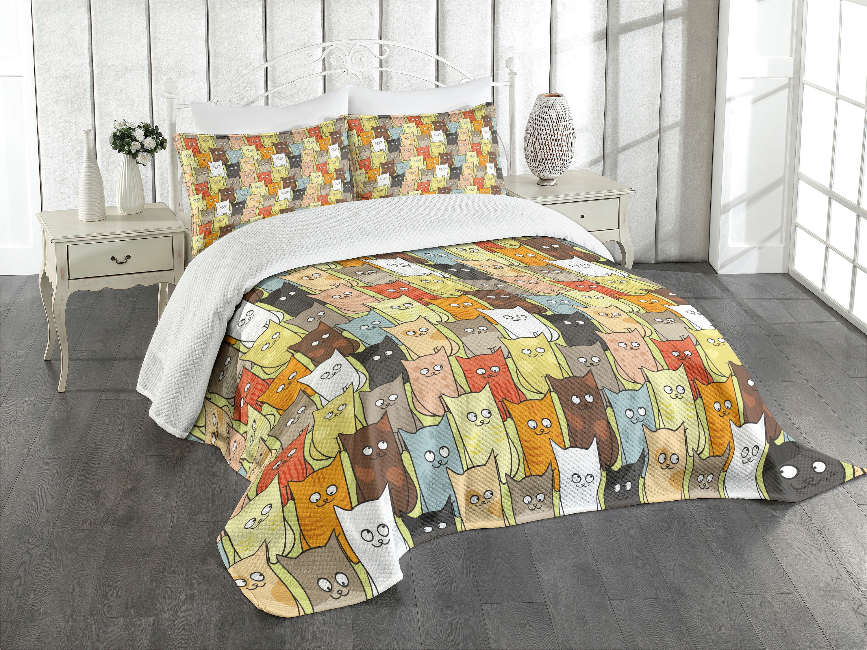 Twin White Quilted Cat Pattern Bedspread Set