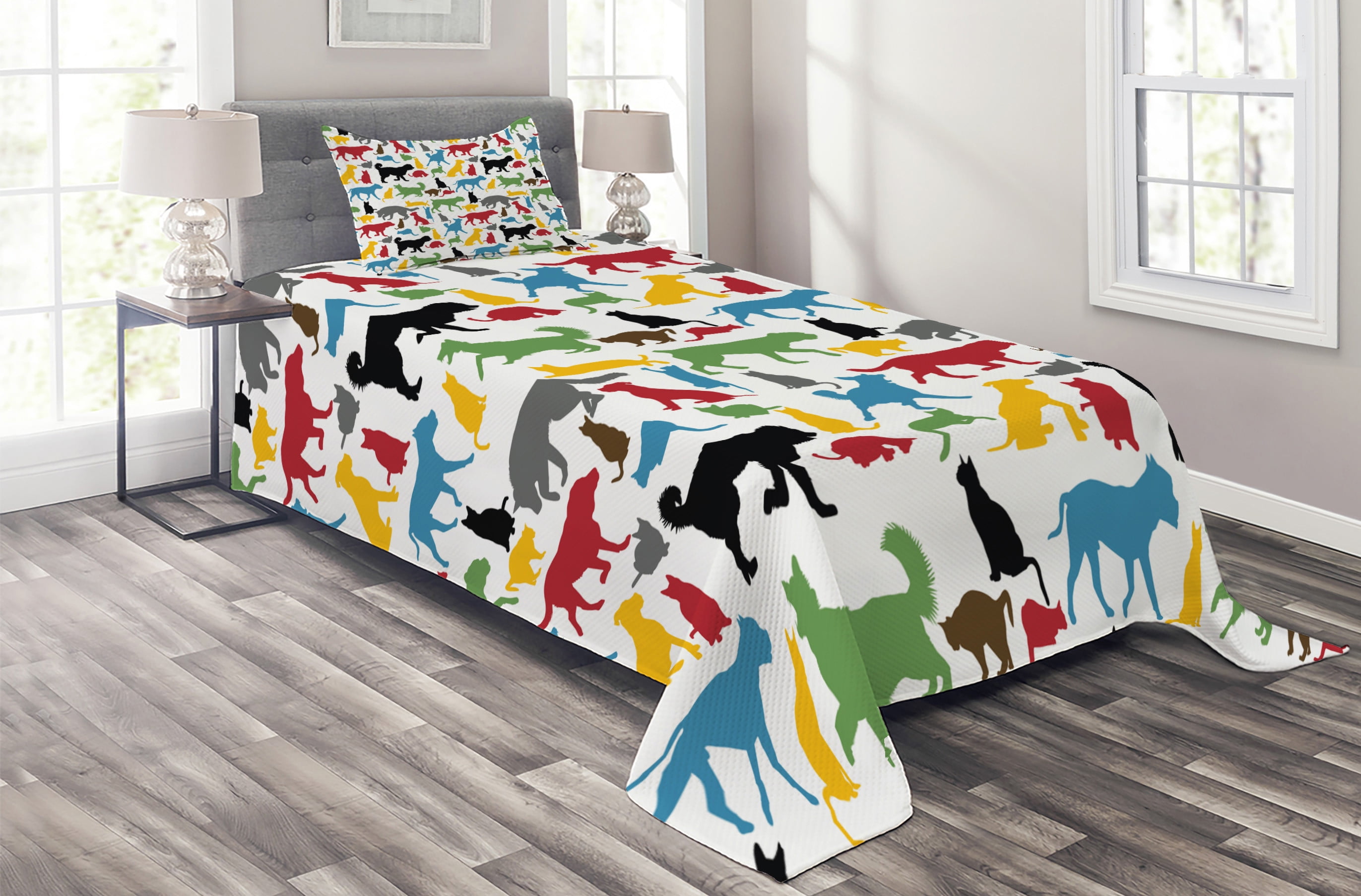 Colorful Cats and Dogs Twin Bedspread Set in White Polyester