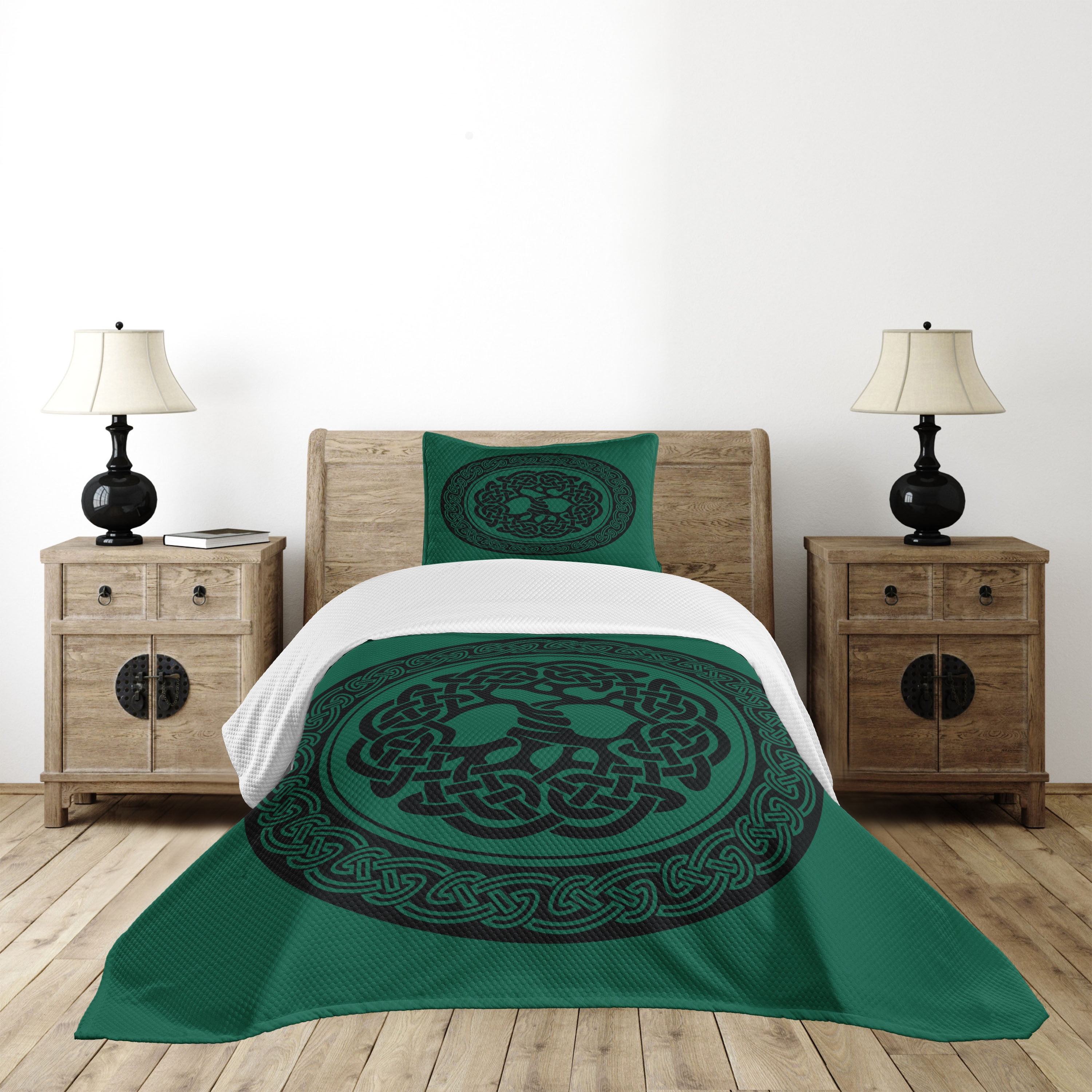 Twin White and Green Quilted Bedspread Set