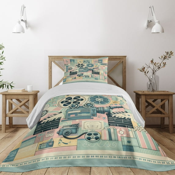 Ambesonne Cinema Lover Quilted Coverlet 2 Pcs, Movie Themed Modern, Twin Size, Almond Green Blush Peach