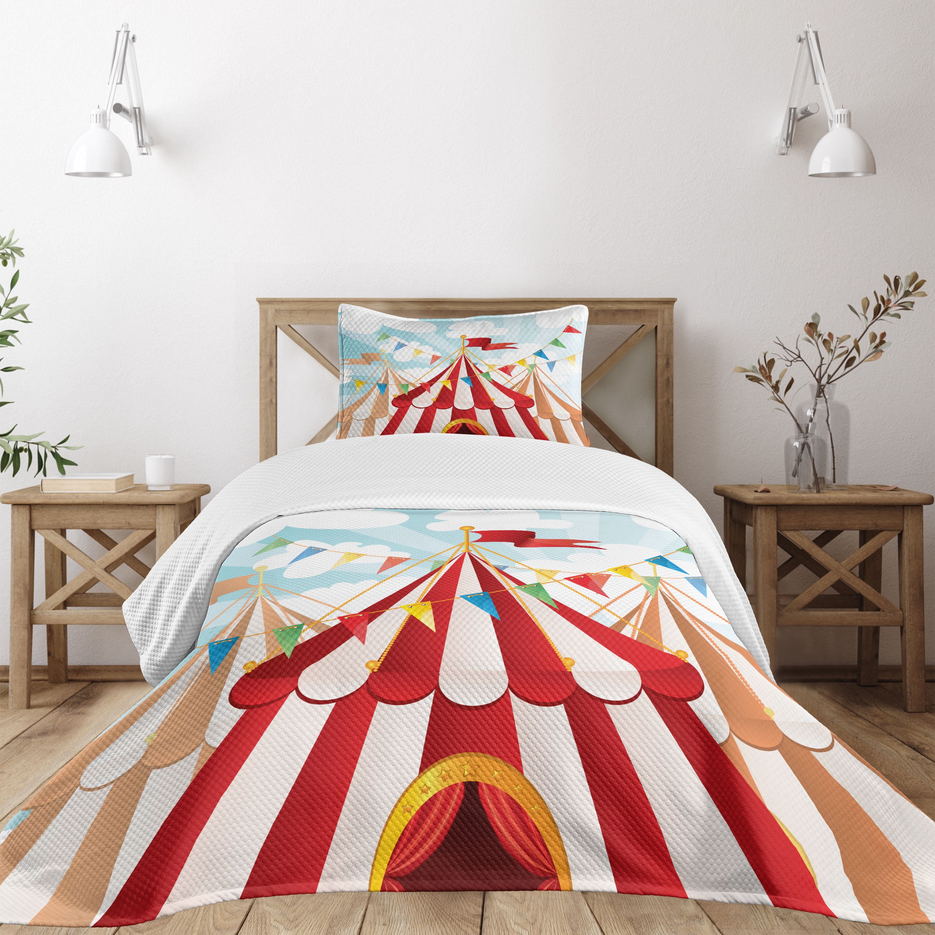 Circus Tent Twin Quilted Bedspread Set in White and Red