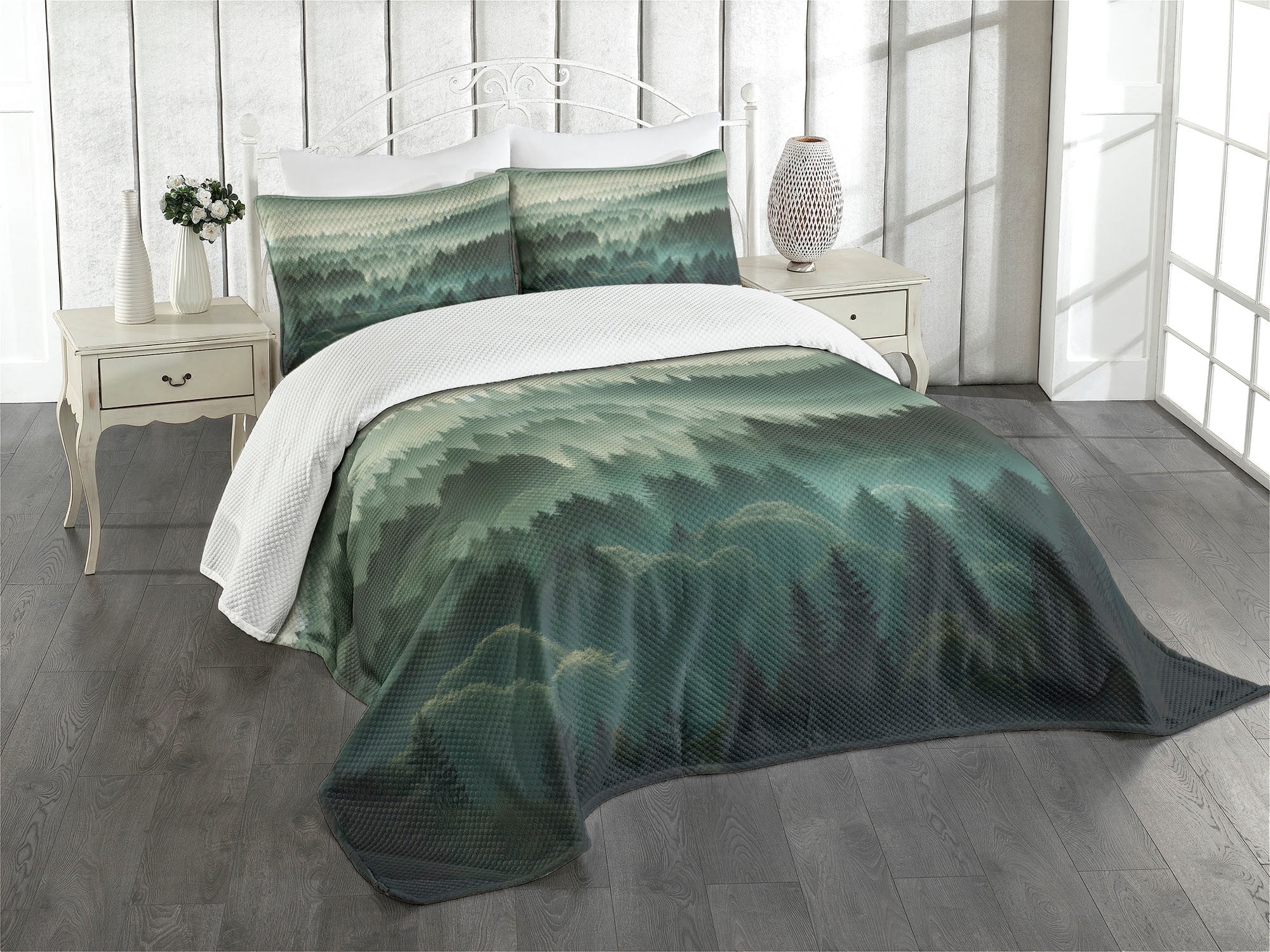Queen White Quilted Bedspread Set with Forest Design