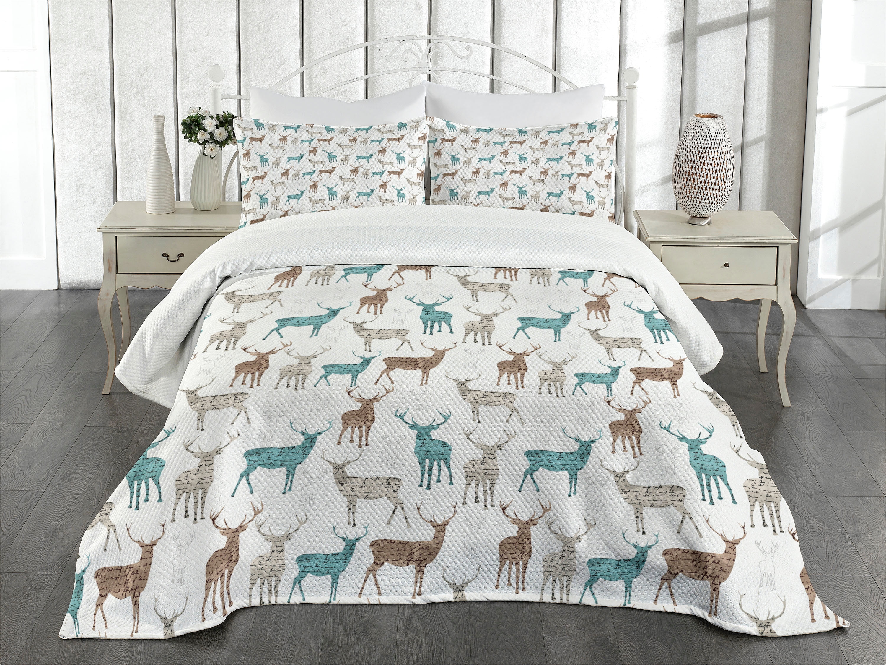 Whimsical Deer Quilted Blanket NCU0DV572 main image 1
