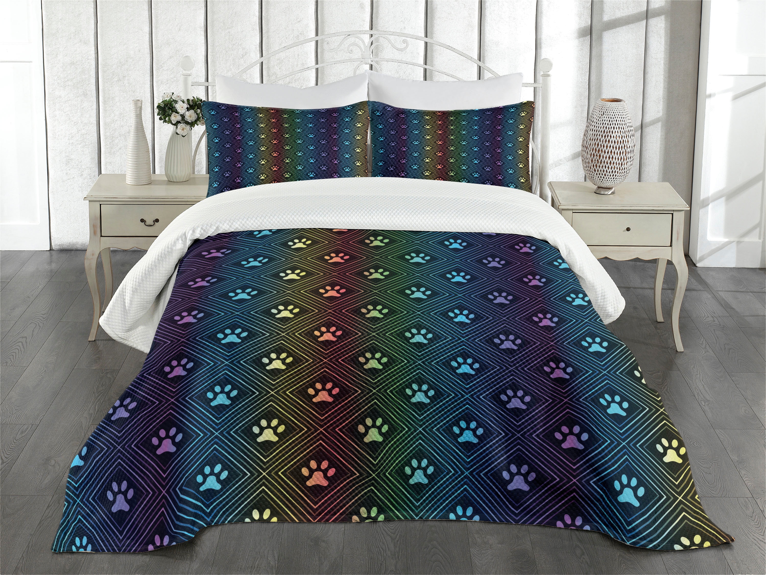 King Size Multicolor Paw Print Quilted Bedspread Set