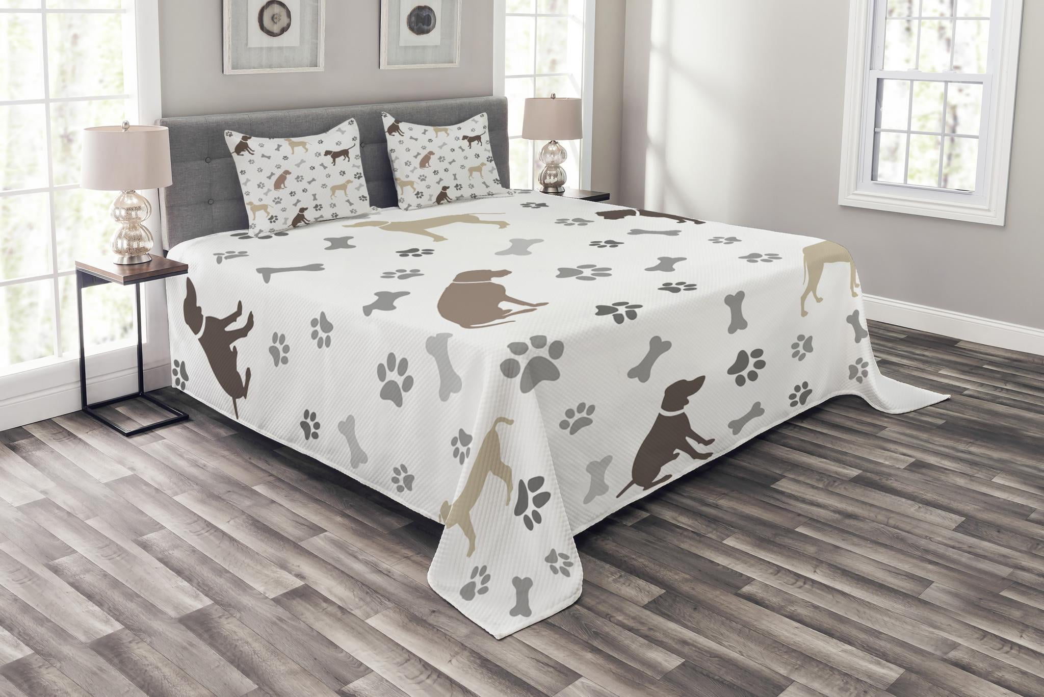 White Quilted Dog Lover Queen Bedspread Set with Shams