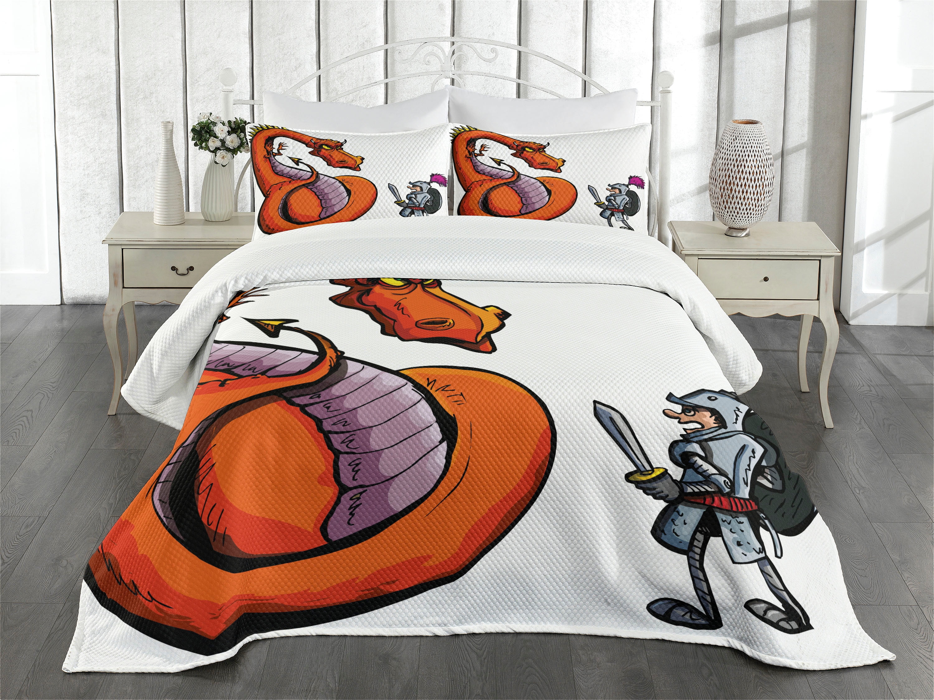 King White Quilted Bedspread Set with Dragon Print