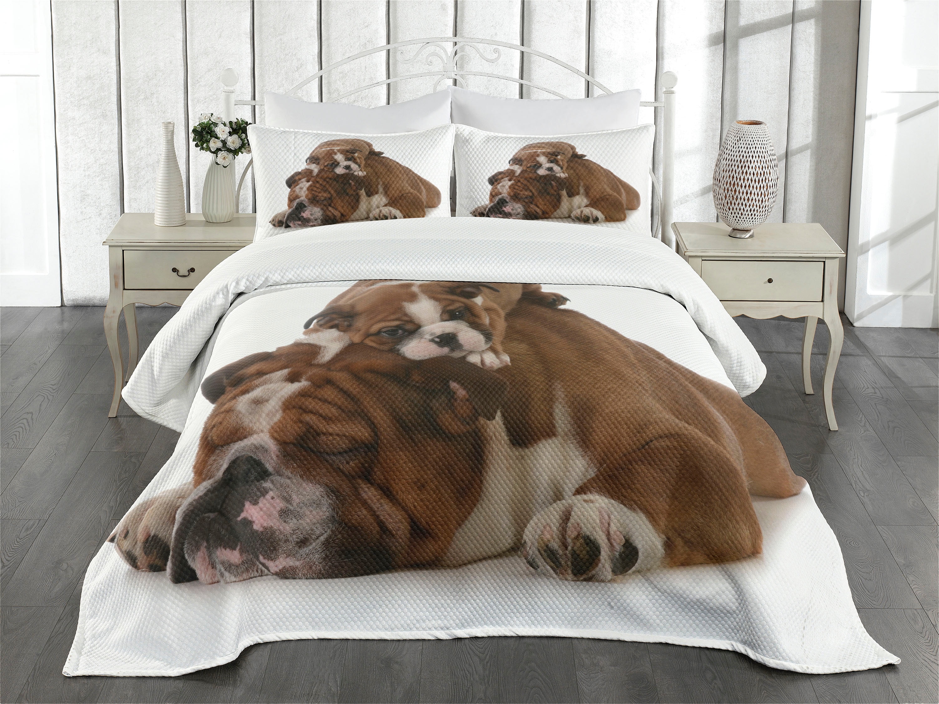 King Size White Quilted Bedspread Set with Bulldog Design